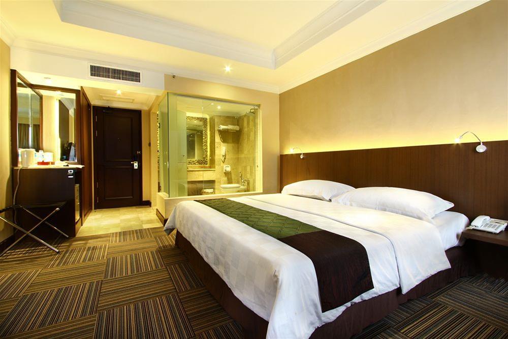 Aiho Hotel เมดาน ภายนอก รูปภาพ